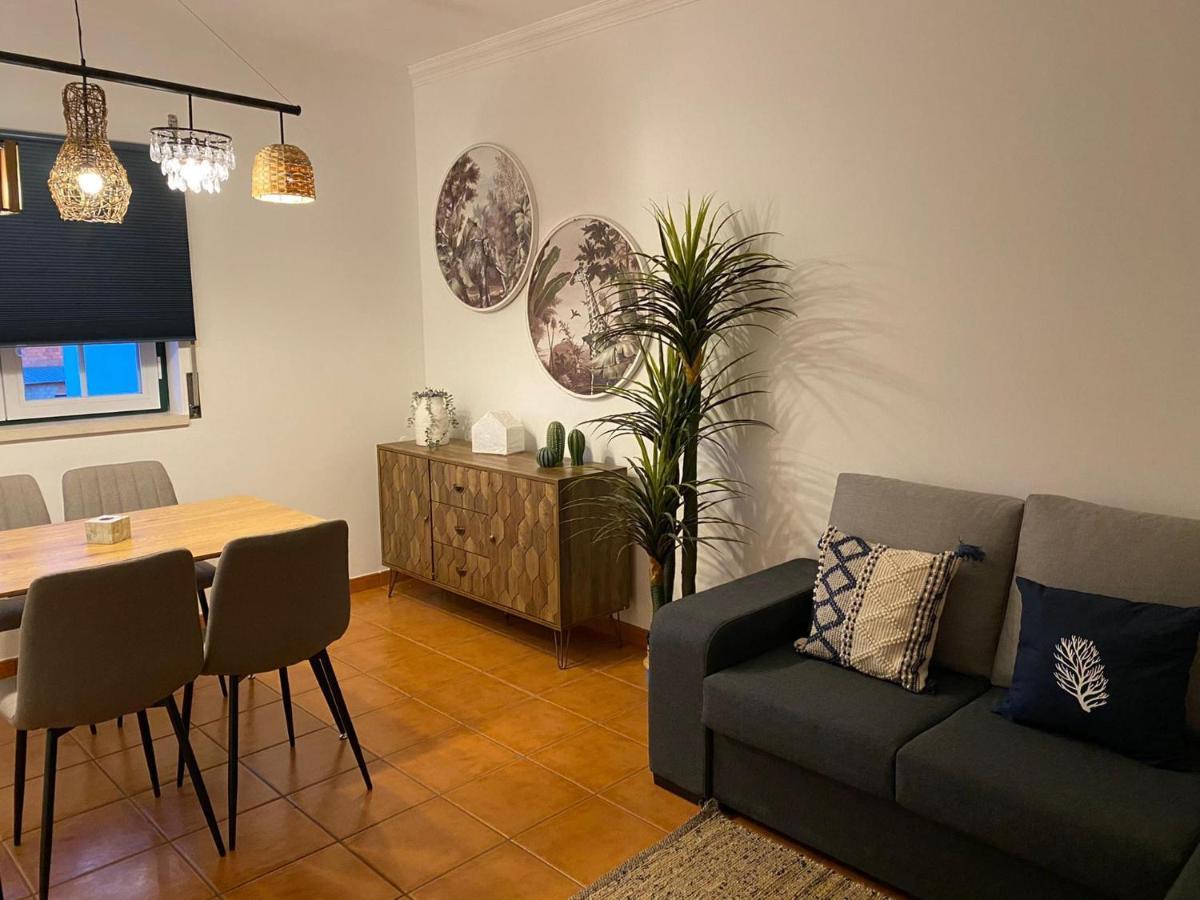 Country Town Apartment Almeirim Exterior photo